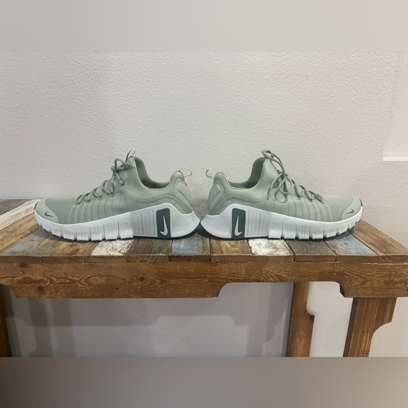 Nike Free Metcon 6 Men’s Sneakers - Picture 5 of 6